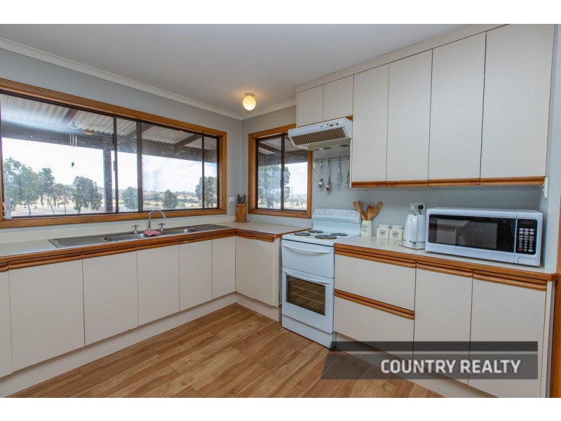 987 York Williams Road, Beverley WA 6304