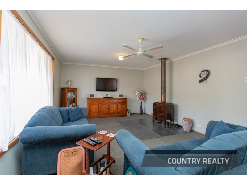 987 York Williams Road, Beverley WA 6304