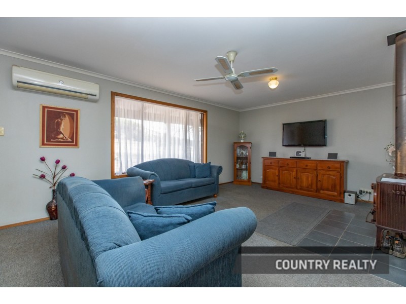 987 York Williams Road, Beverley WA 6304