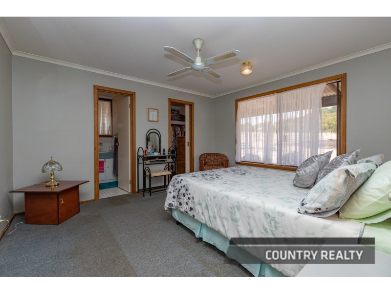 987 York Williams Road, Beverley WA 6304