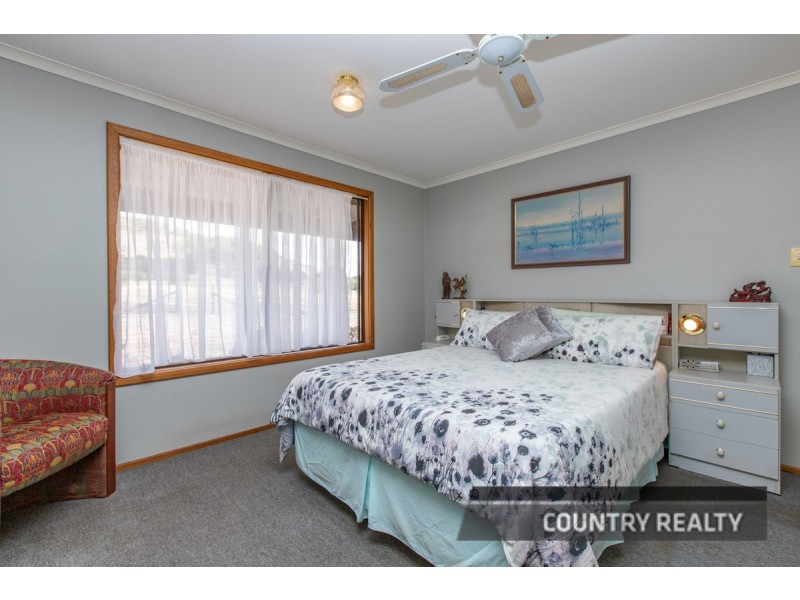 987 York Williams Road, Beverley WA 6304