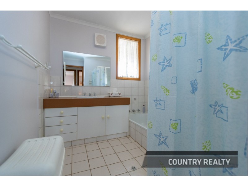 987 York Williams Road, Beverley WA 6304