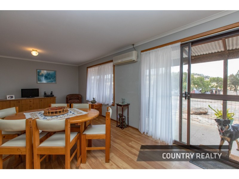 987 York Williams Road, Beverley WA 6304