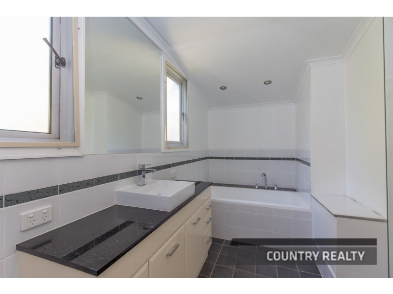 60 Gairdner Street, Northam WA 6401