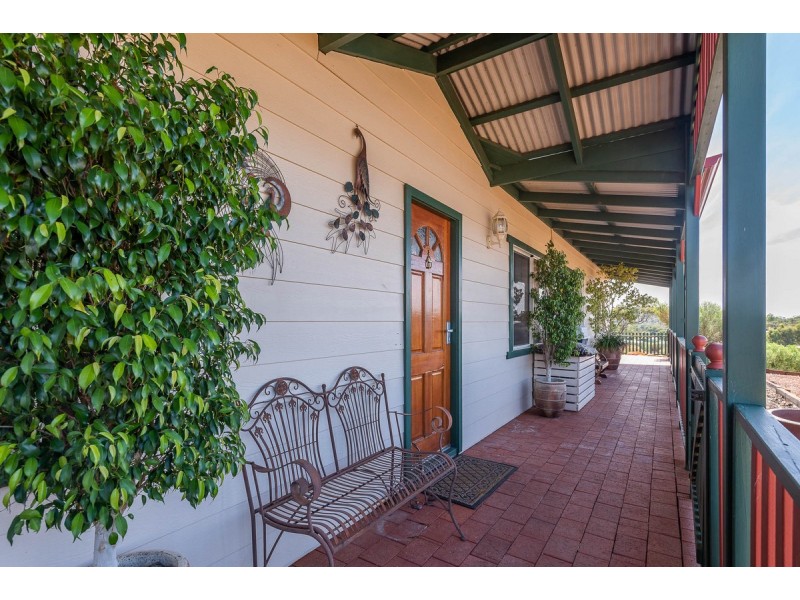 12 Heaton Drive, Northam WA 6401