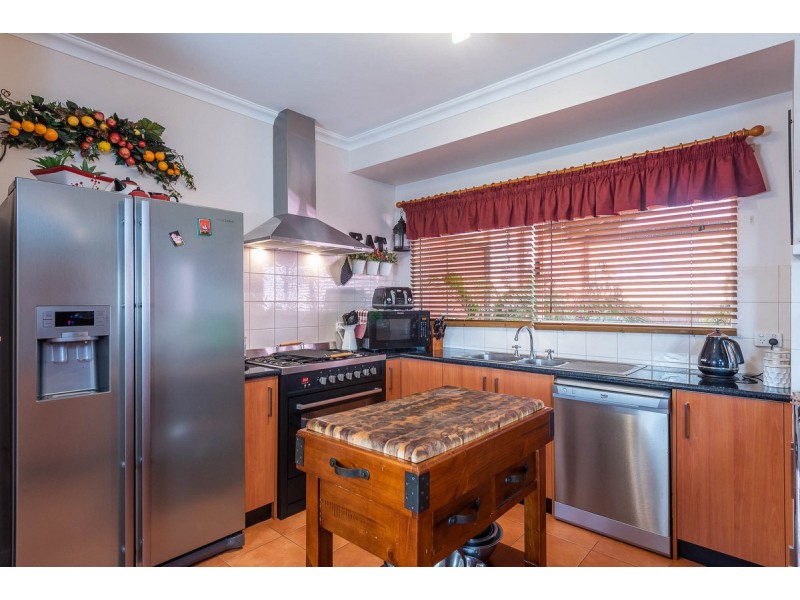 12 Heaton Drive, Northam WA 6401