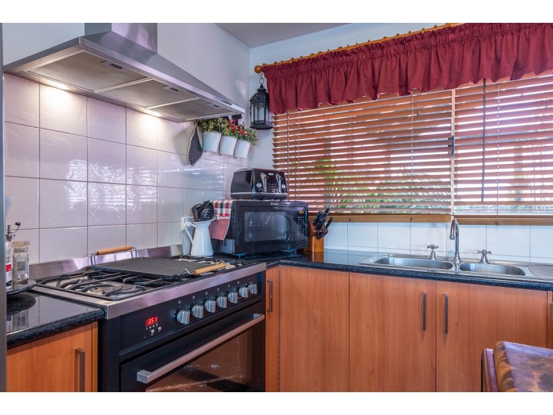 12 Heaton Drive, Northam WA 6401