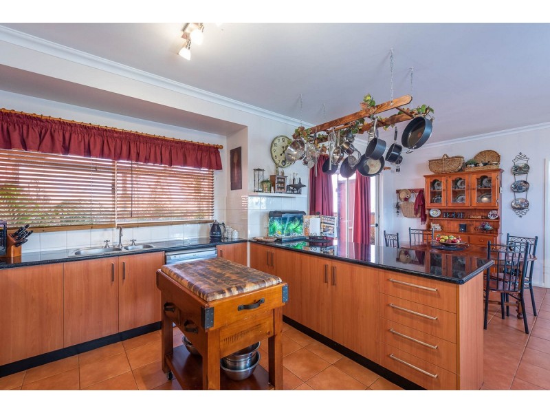 12 Heaton Drive, Northam WA 6401