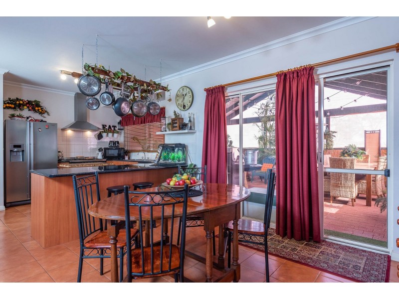 12 Heaton Drive, Northam WA 6401