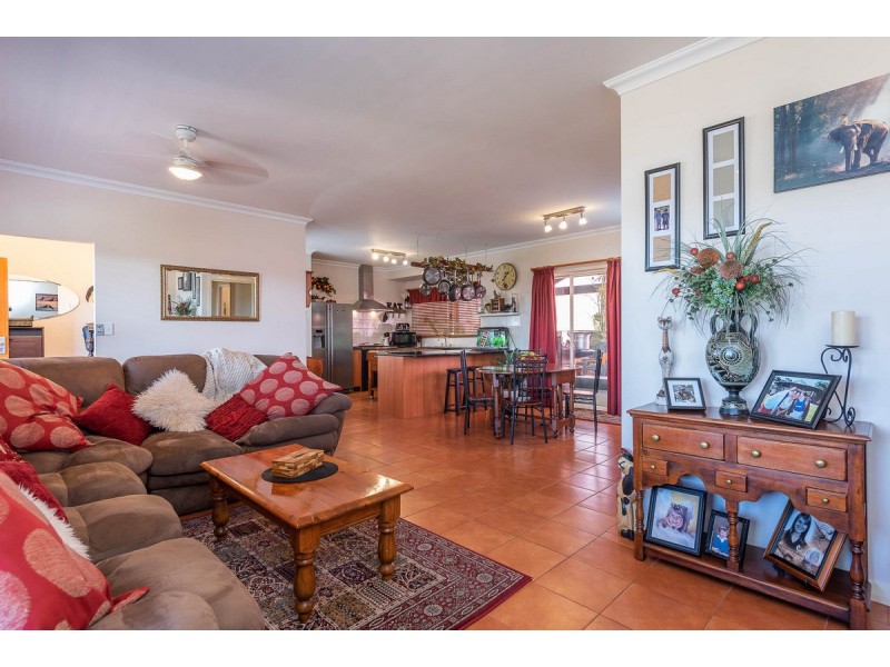 12 Heaton Drive, Northam WA 6401