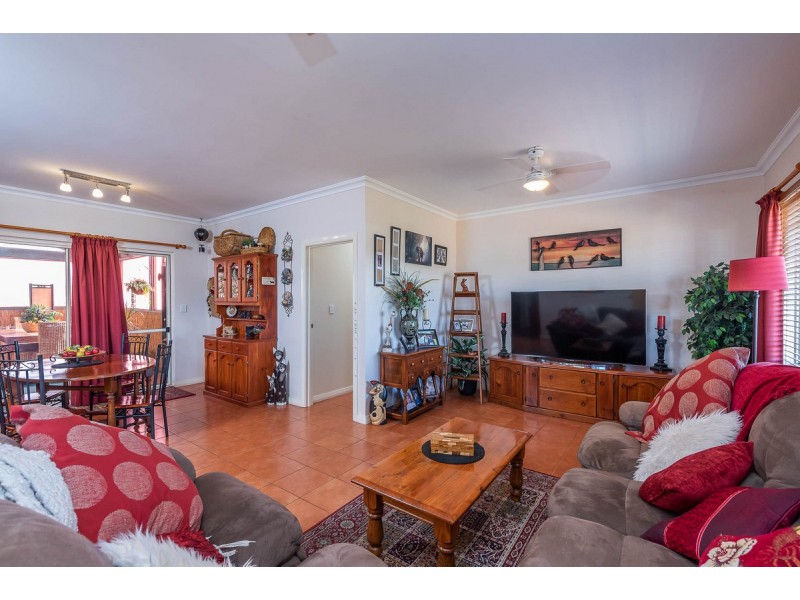 12 Heaton Drive, Northam WA 6401