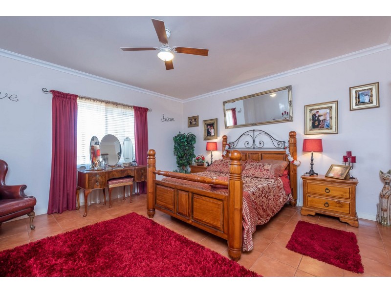 12 Heaton Drive, Northam WA 6401