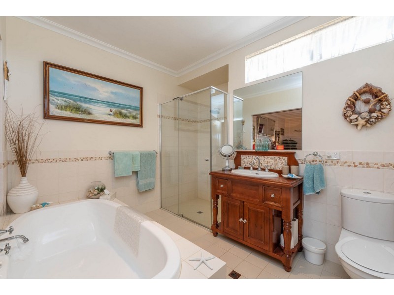 12 Heaton Drive, Northam WA 6401