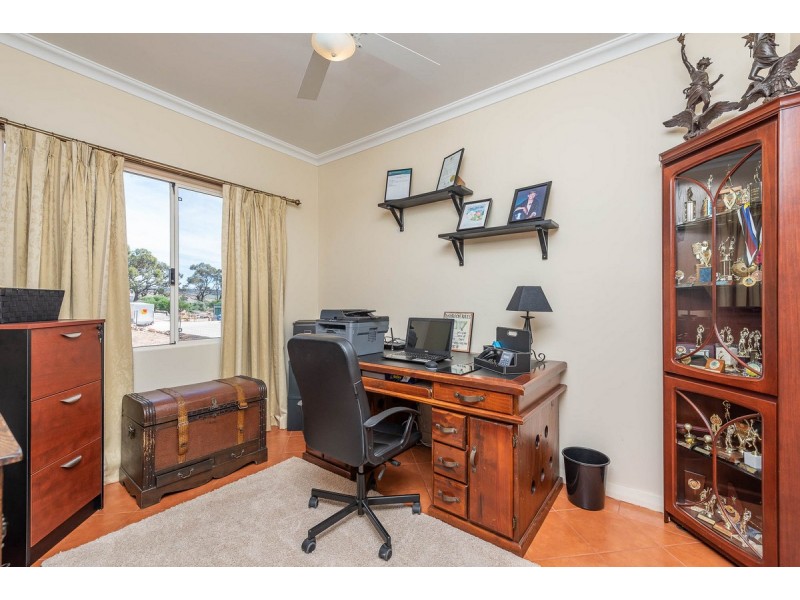 12 Heaton Drive, Northam WA 6401