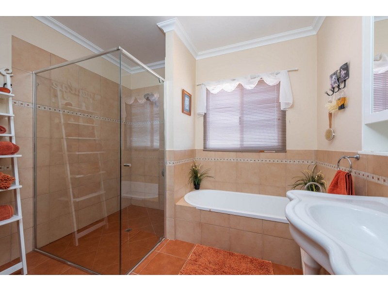 12 Heaton Drive, Northam WA 6401