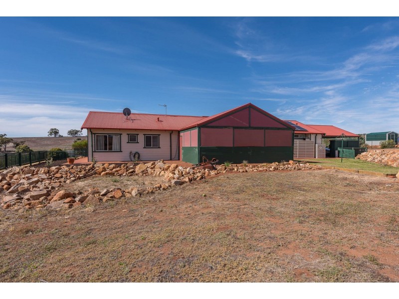 12 Heaton Drive, Northam WA 6401