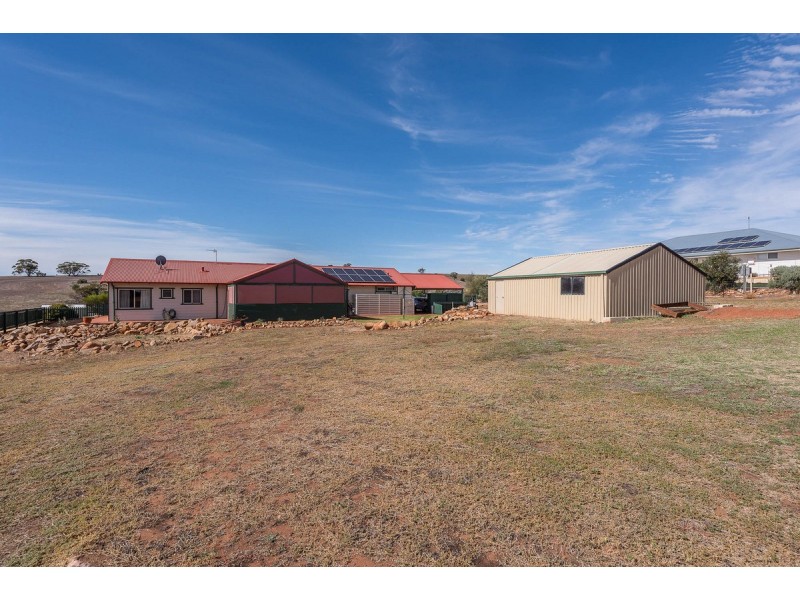 12 Heaton Drive, Northam WA 6401