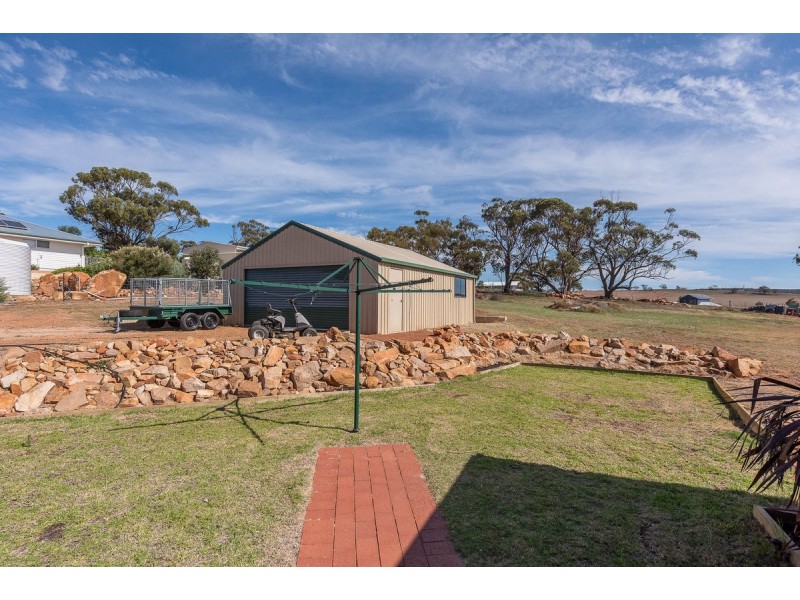 12 Heaton Drive, Northam WA 6401