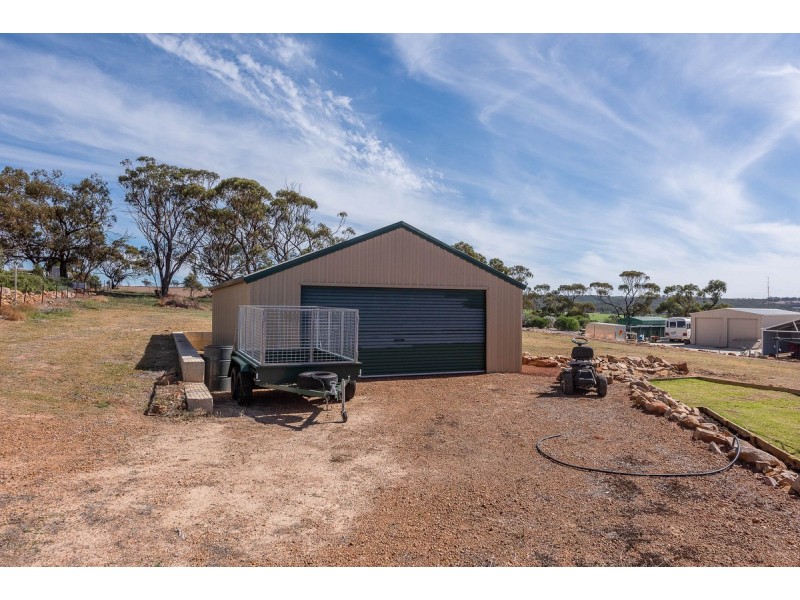 12 Heaton Drive, Northam WA 6401