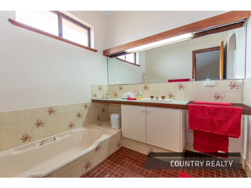 39 Kennedy Street, Northam WA 6401