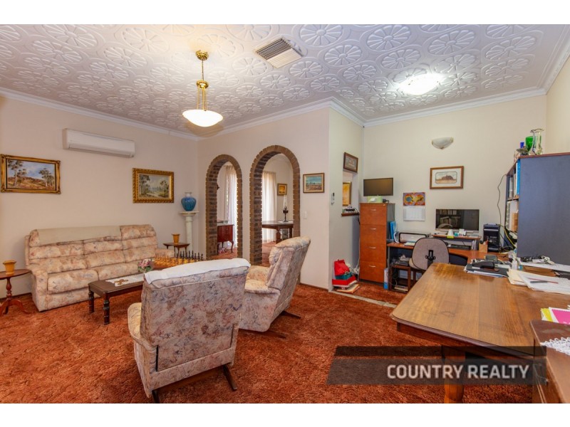 39 Kennedy Street, Northam WA 6401