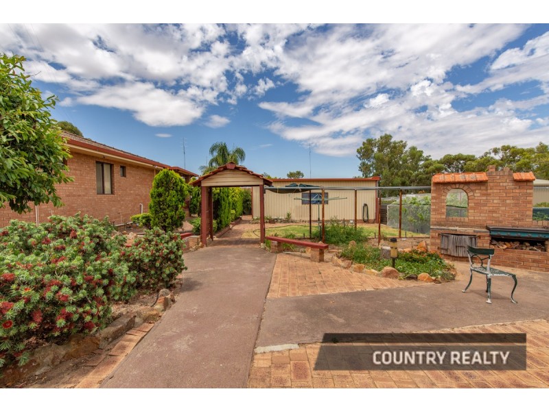 39 Kennedy Street, Northam WA 6401