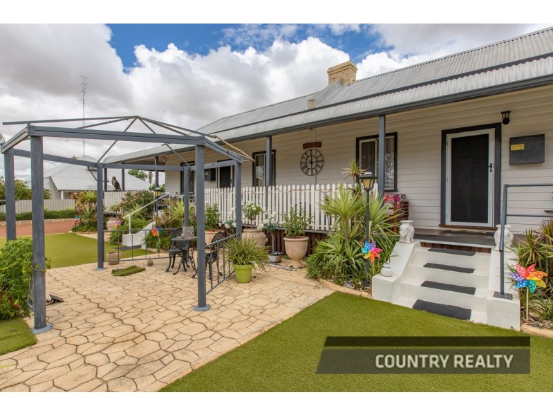 27 & 29 Hampton Street, Northam WA 6401