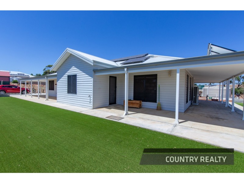 10 Heaton Drive, Northam WA 6401