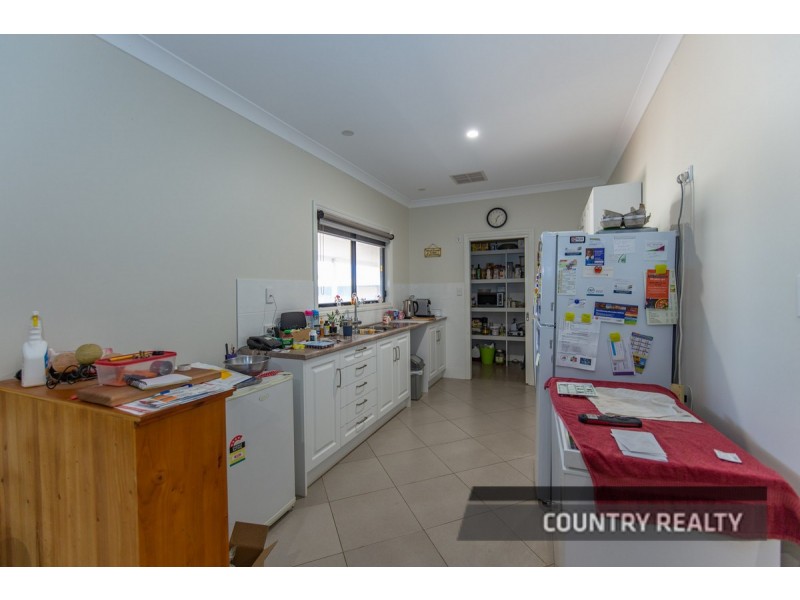 10 Heaton Drive, Northam WA 6401