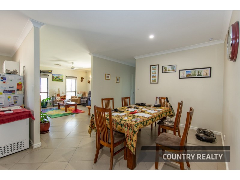 10 Heaton Drive, Northam WA 6401