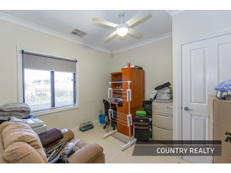 10 Heaton Drive, Northam WA 6401