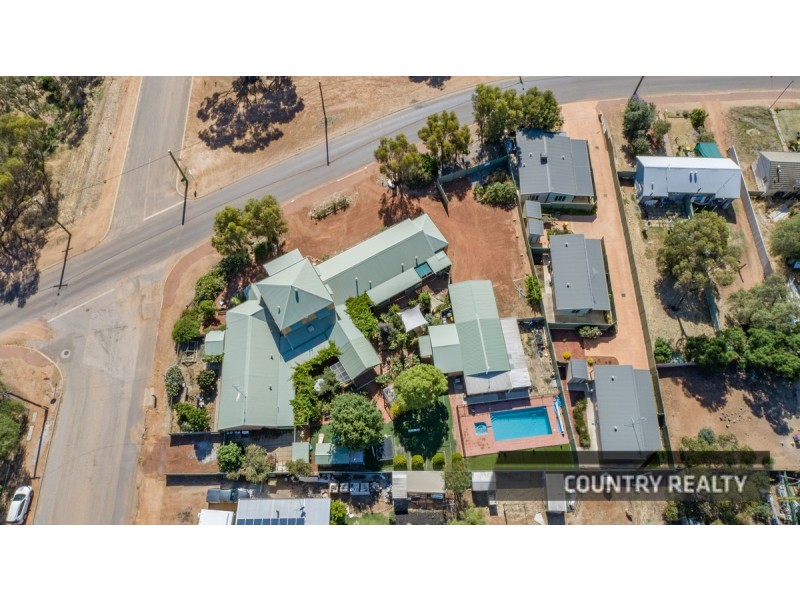 2 Newcastle Street, York WA 6302