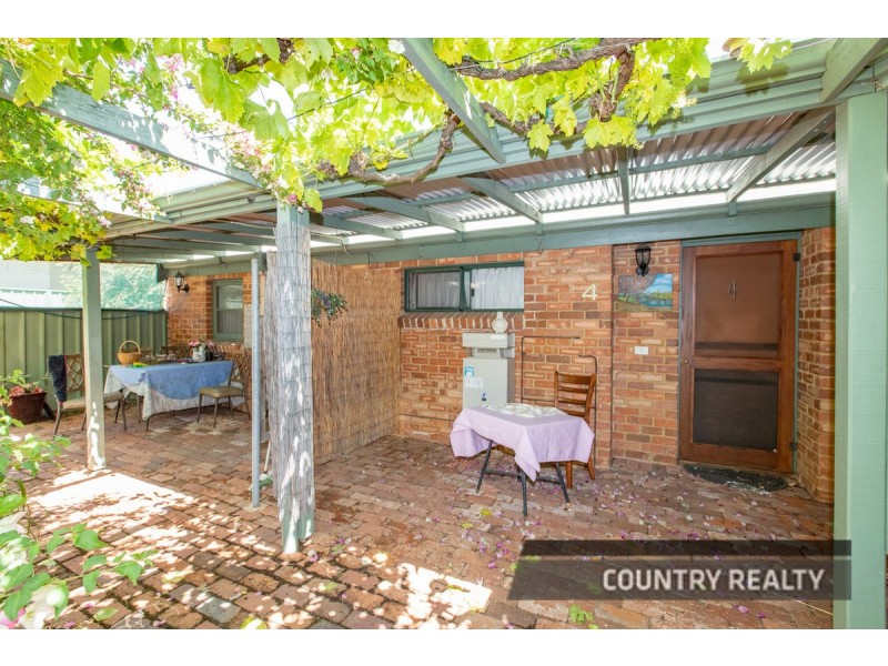 2 Newcastle Street, York WA 6302