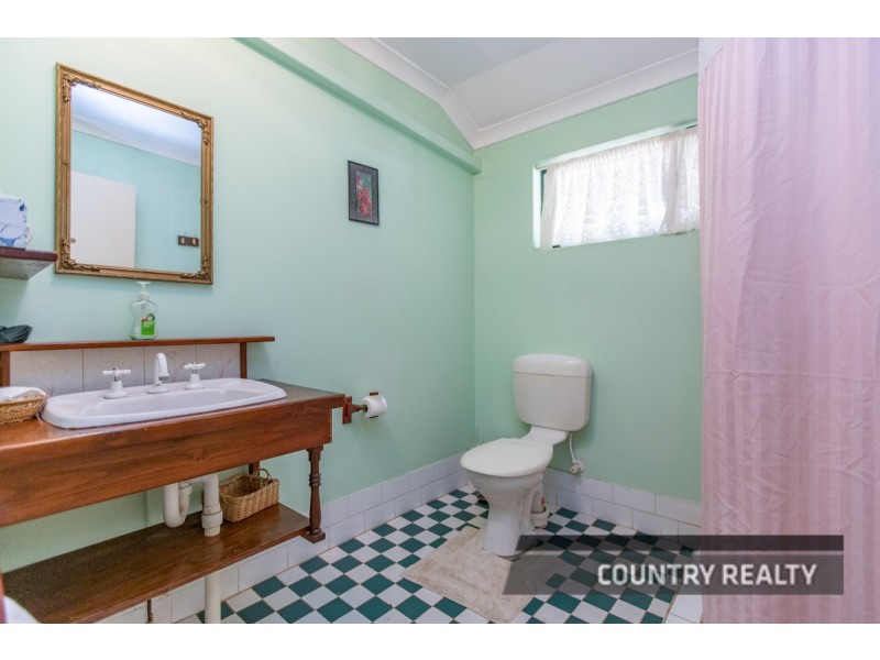 2 Newcastle Street, York WA 6302