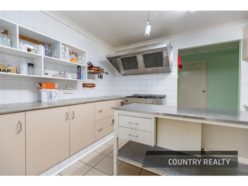 2 Newcastle Street, York WA 6302