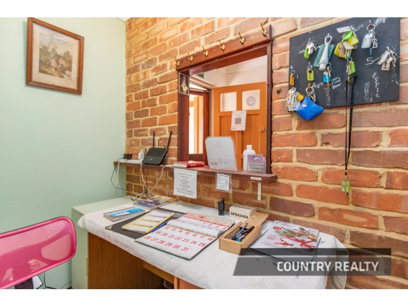 2 Newcastle Street, York WA 6302