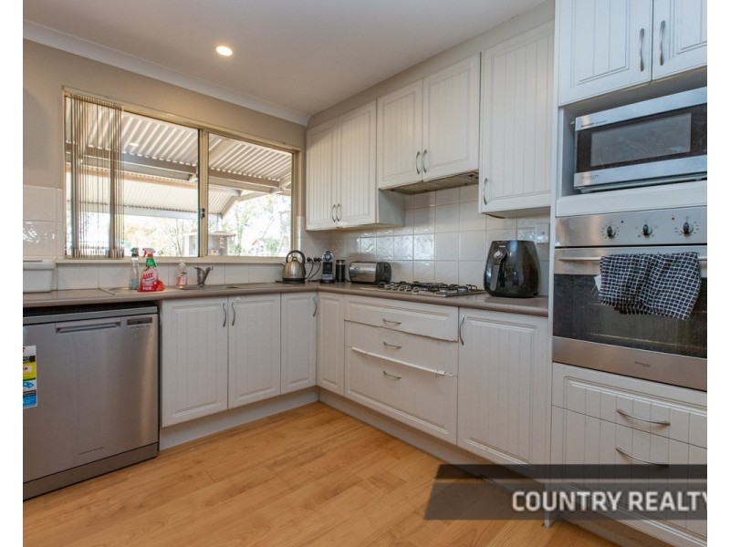 165 Peacock Road, Northam WA 6401