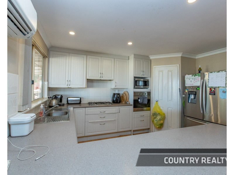 165 Peacock Road, Northam WA 6401