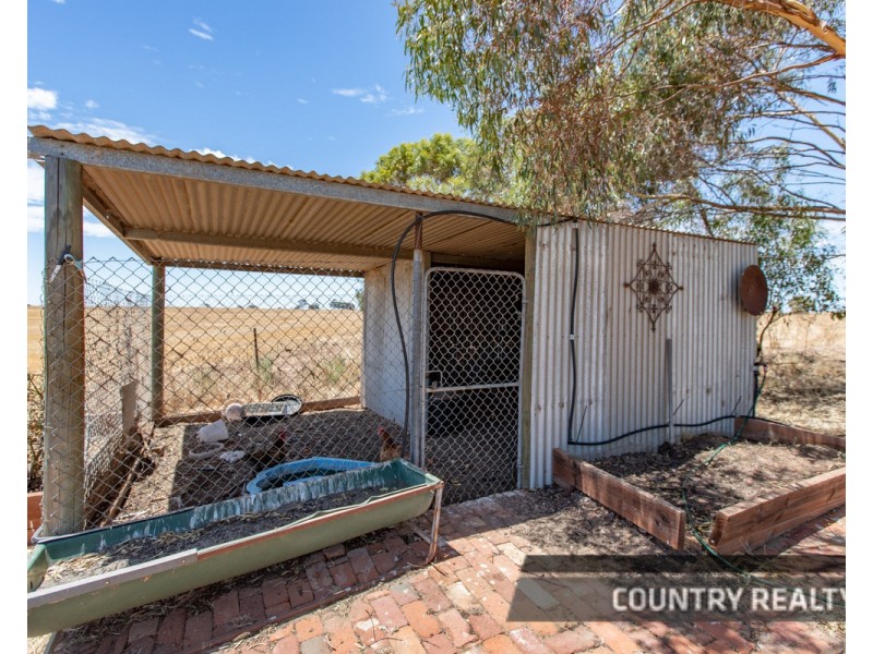 165 Peacock Road, Northam WA 6401