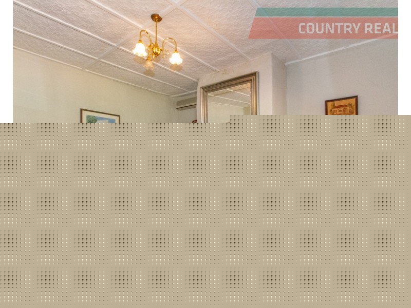 2 Osnaburg Road, York WA 6302