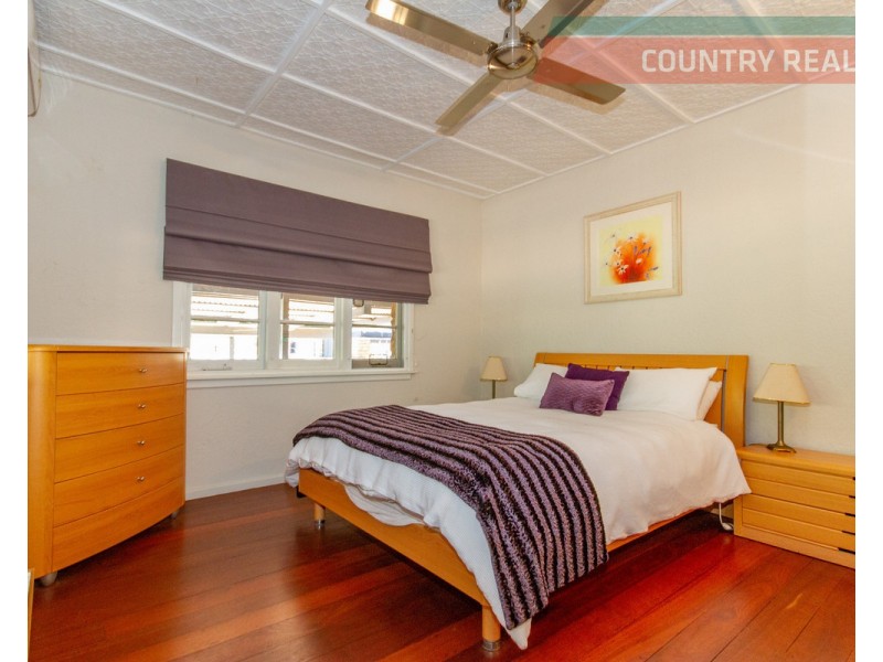 2 Osnaburg Road, York WA 6302