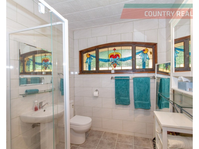 2 Osnaburg Road, York WA 6302