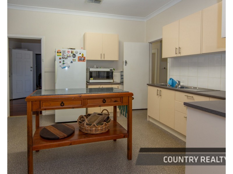 4 Leake Street, Northam WA 6401