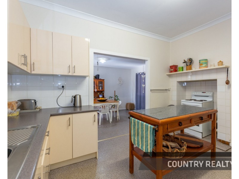 4 Leake Street, Northam WA 6401