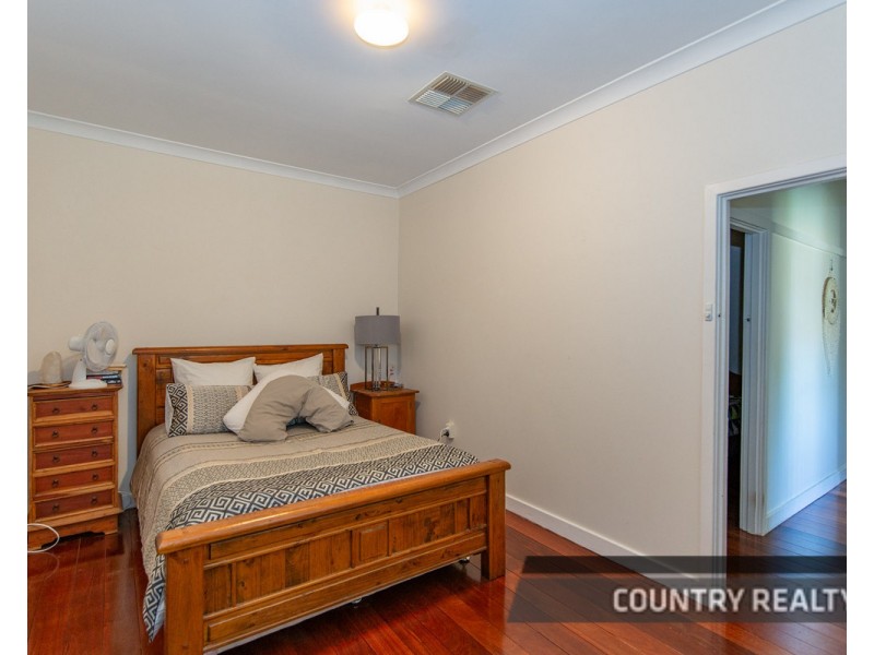 4 Leake Street, Northam WA 6401