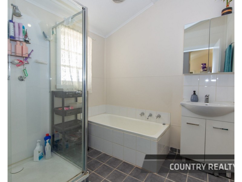 4 Leake Street, Northam WA 6401