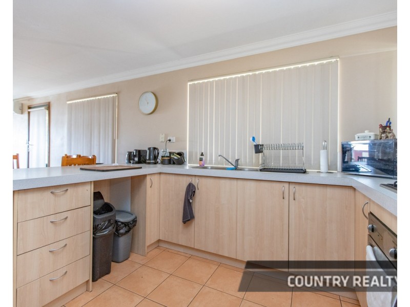 9 Turner Street, Northam WA 6401