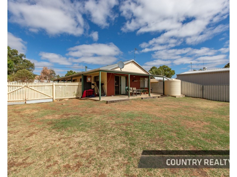 9 Turner Street, Northam WA 6401