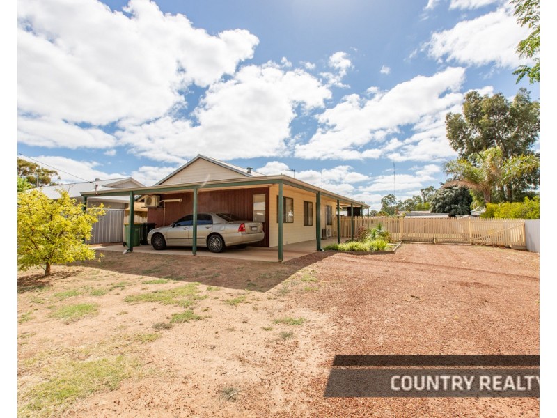 9 Turner Street, Northam WA 6401