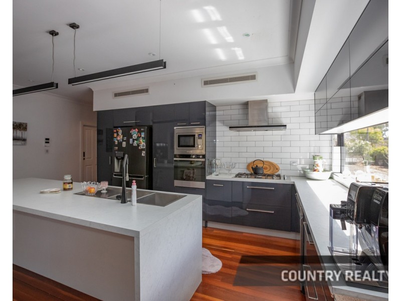 206 Avon Terrace, York WA 6302